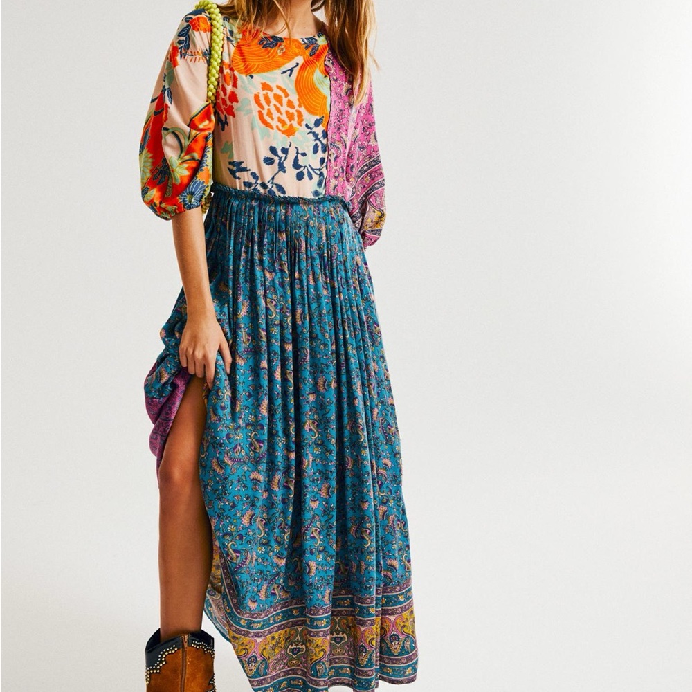 Dress with bell sleeve